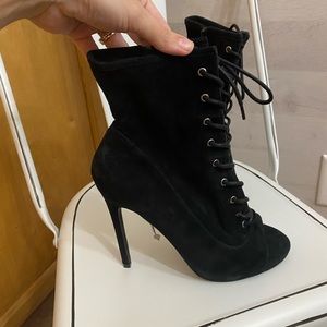 STEVE MADDEN 🖤 Great for FALL! 🍂🍁 Sexy Black Lace-Up Booties - Heels SIZE 8.5